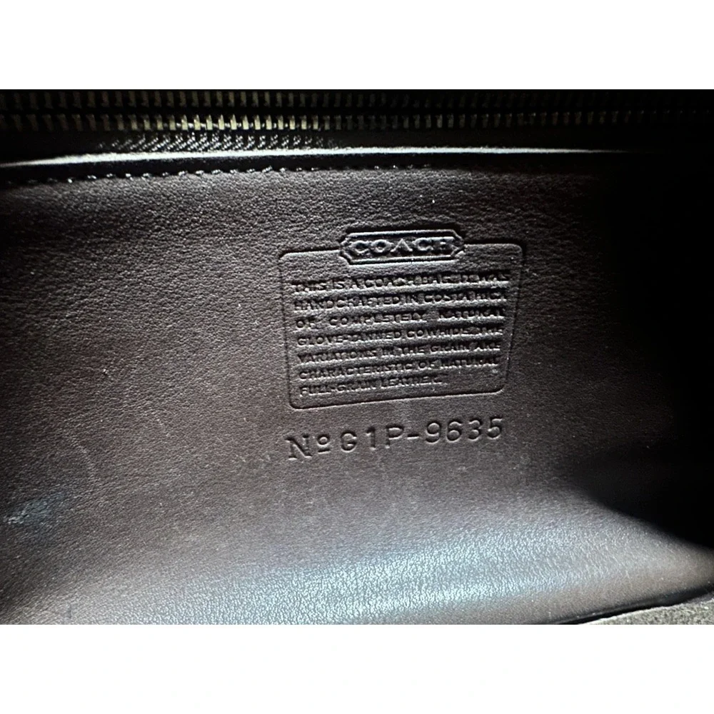 AUTHENTIC VINTAGE COACH - HIGHLY COVETED LARGER CITY BAG SIZE